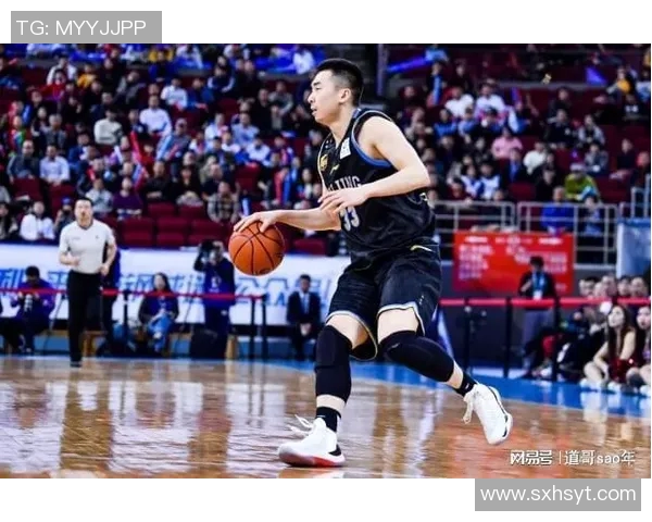 姚明执裁引发争议球迷热议裁判判罚公正性与职业素养