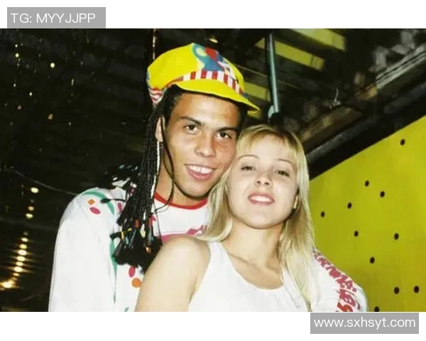 从足球场到街头罗纳尔多的流浪汉人生与心灵探索