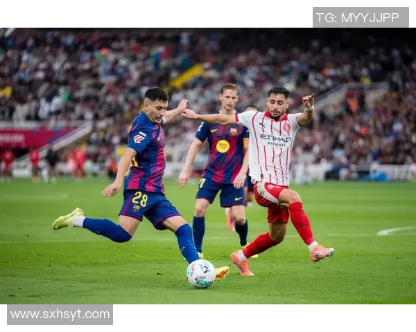 足球明星精彩瞬间踢角球的动感瞬间与技术展示